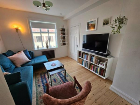 Sunny 2BR Apartment in Downtown Reykjavik